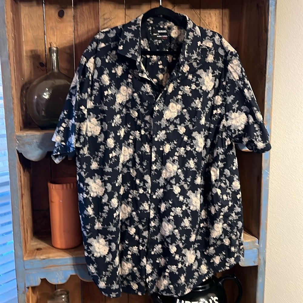 Men’s flowered shirt